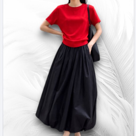 Dresses & Skirts - Women's Skirt with a Volume Silhouette Size: L